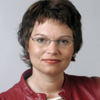 May Helen Molvær Grimstad, komiteens leder (KrF)